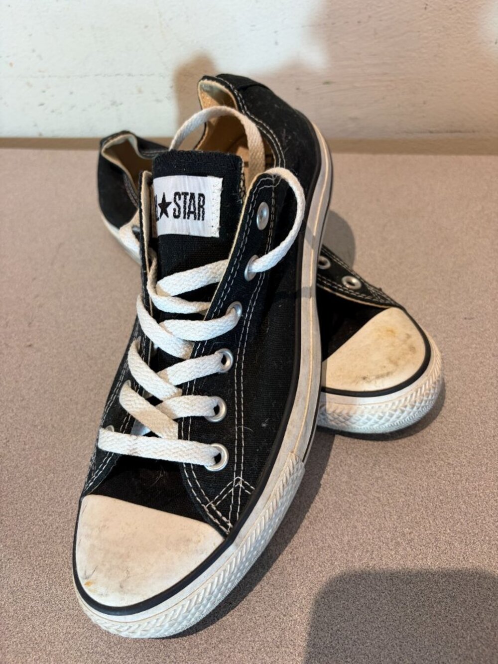 Converse Chuck Taylor All Star Low Top Black Canvas Sneakers Men's 6 Women's 8